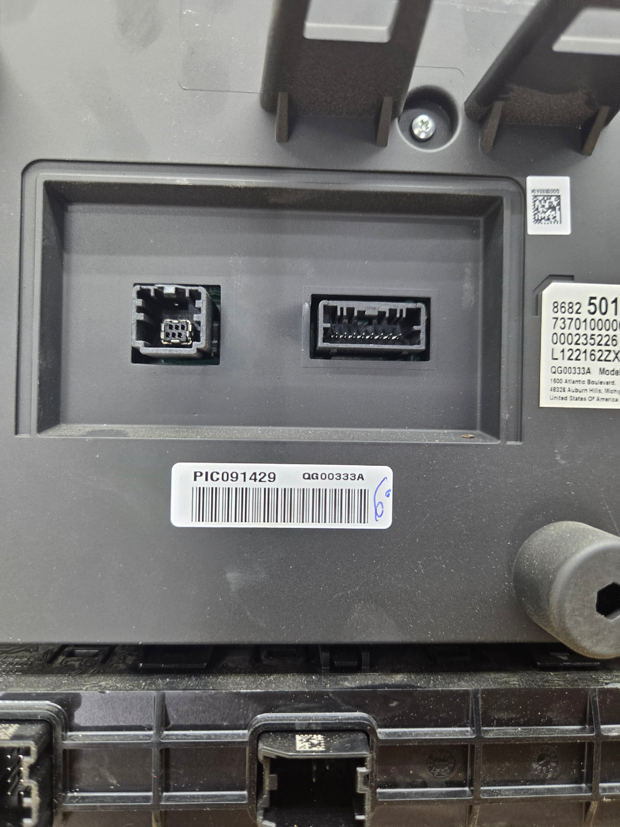 2022-2024 Chevrolet Silverado 1500 13.4"GPS Radio Display Screen - 86825017