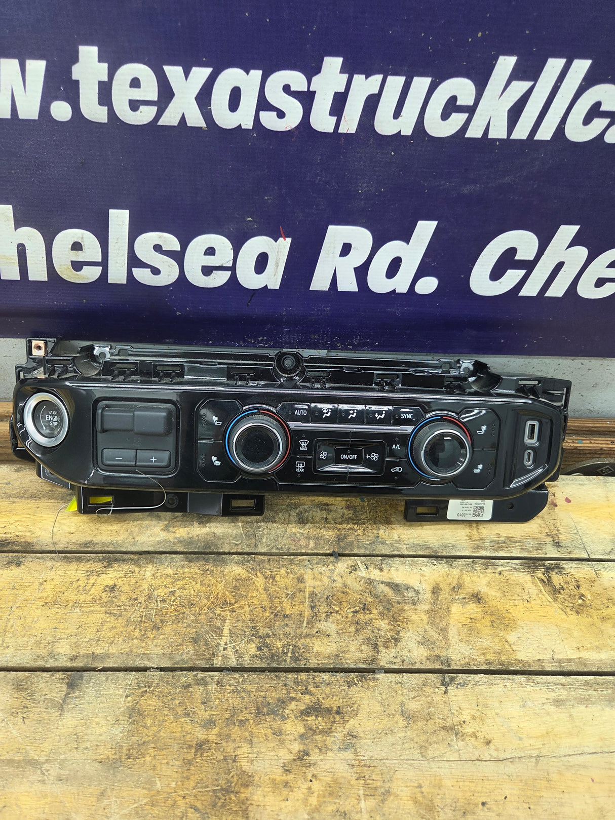 2022 Chevrolet Silverado 1500 HVAC Temperature / Climate Control unit - 86823770