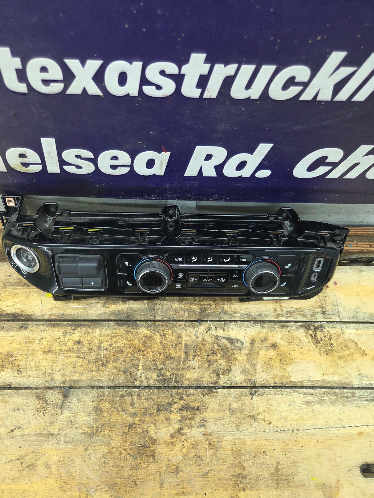 2022 Chevrolet Silverado 1500 HVAC Temperature / Climate Control unit - 86823770