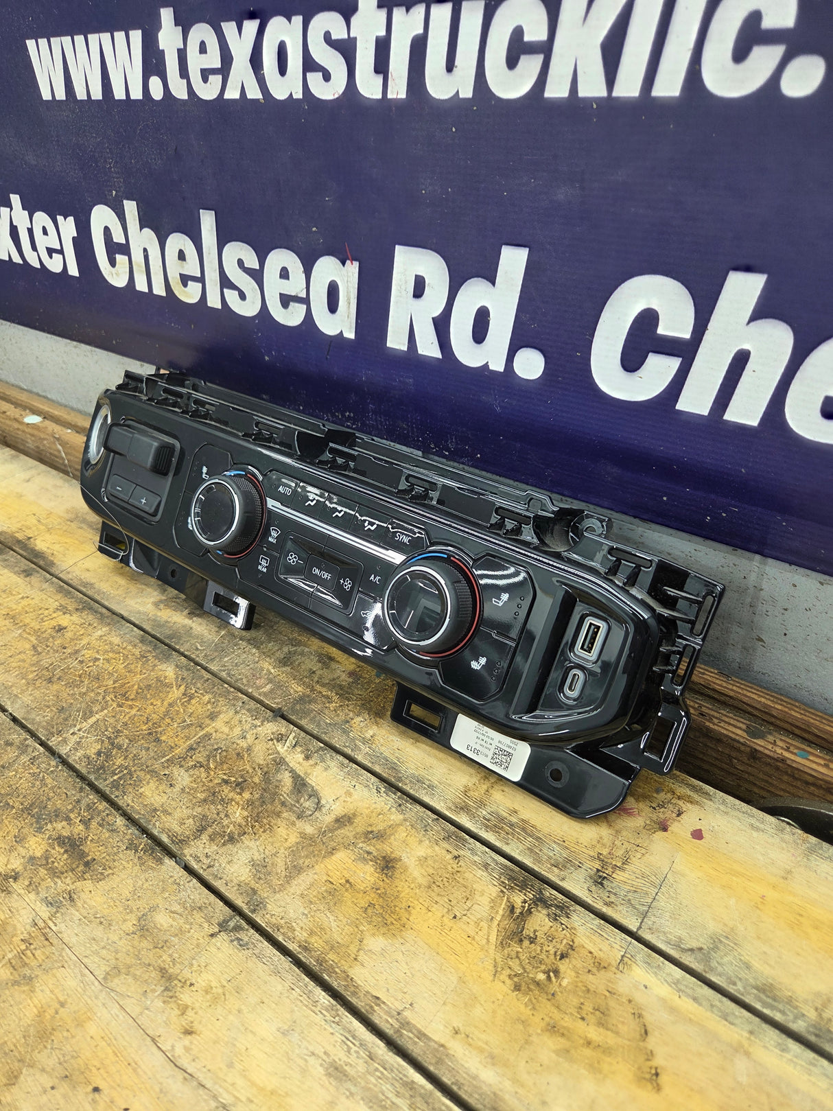 2022 Chevrolet Silverado 1500 HVAC Temperature / Climate Control unit - 86823770
