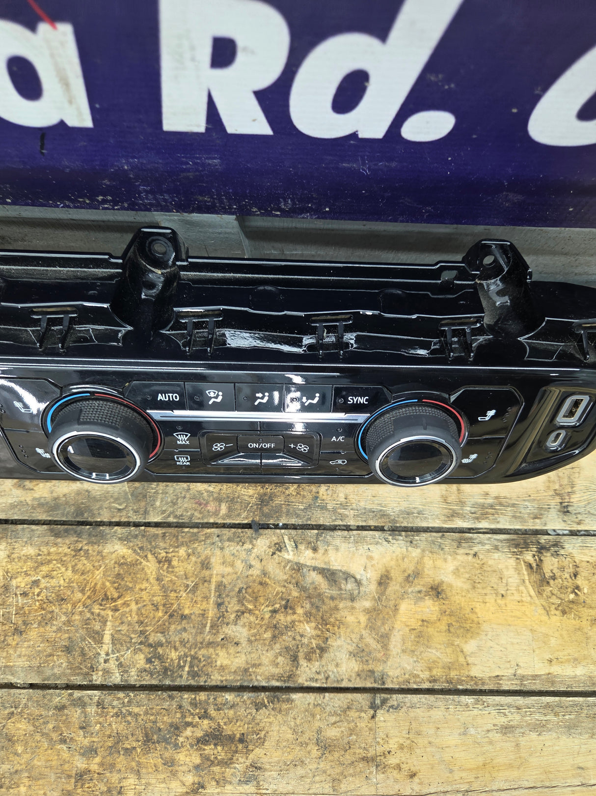 2022 Chevrolet Silverado 1500 HVAC Temperature / Climate Control unit - 86823770