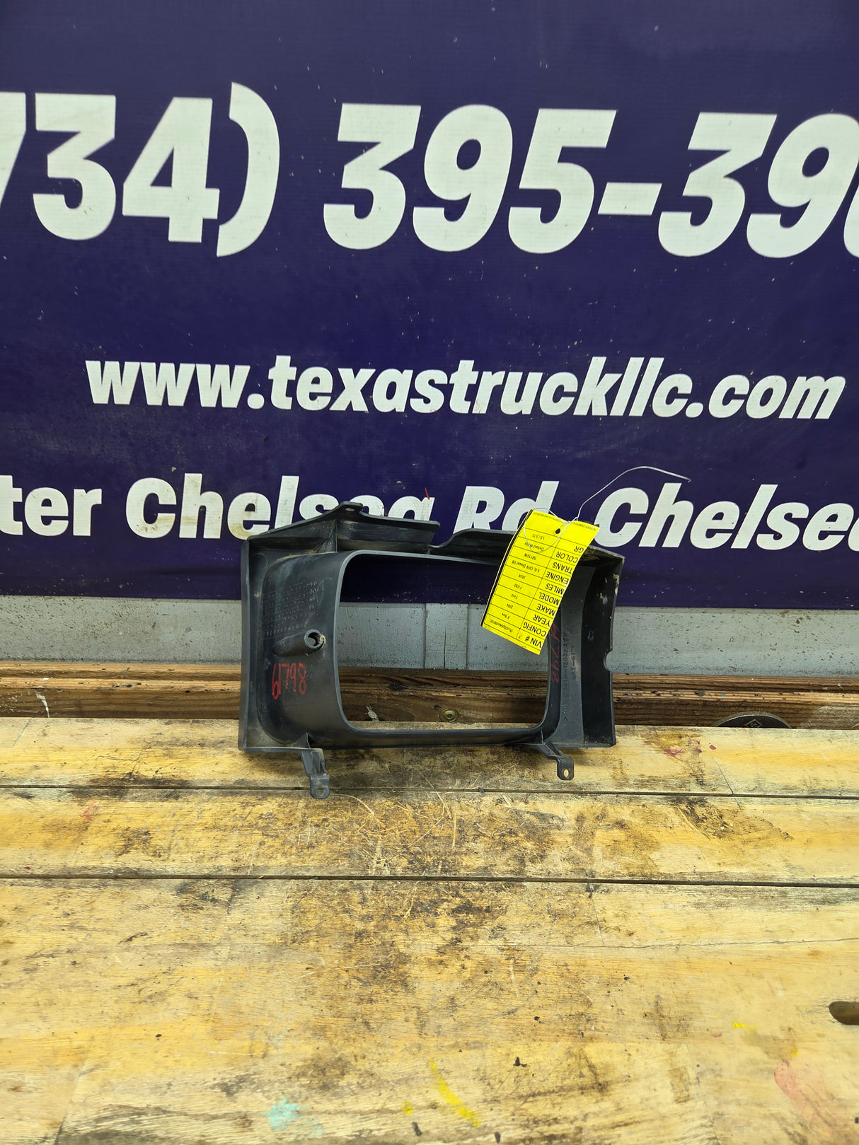 1999-2004 Ford Super Duty F250 F350 F450 F550 RH Right Passenger Headlight Bezel Surround Trim Ring
