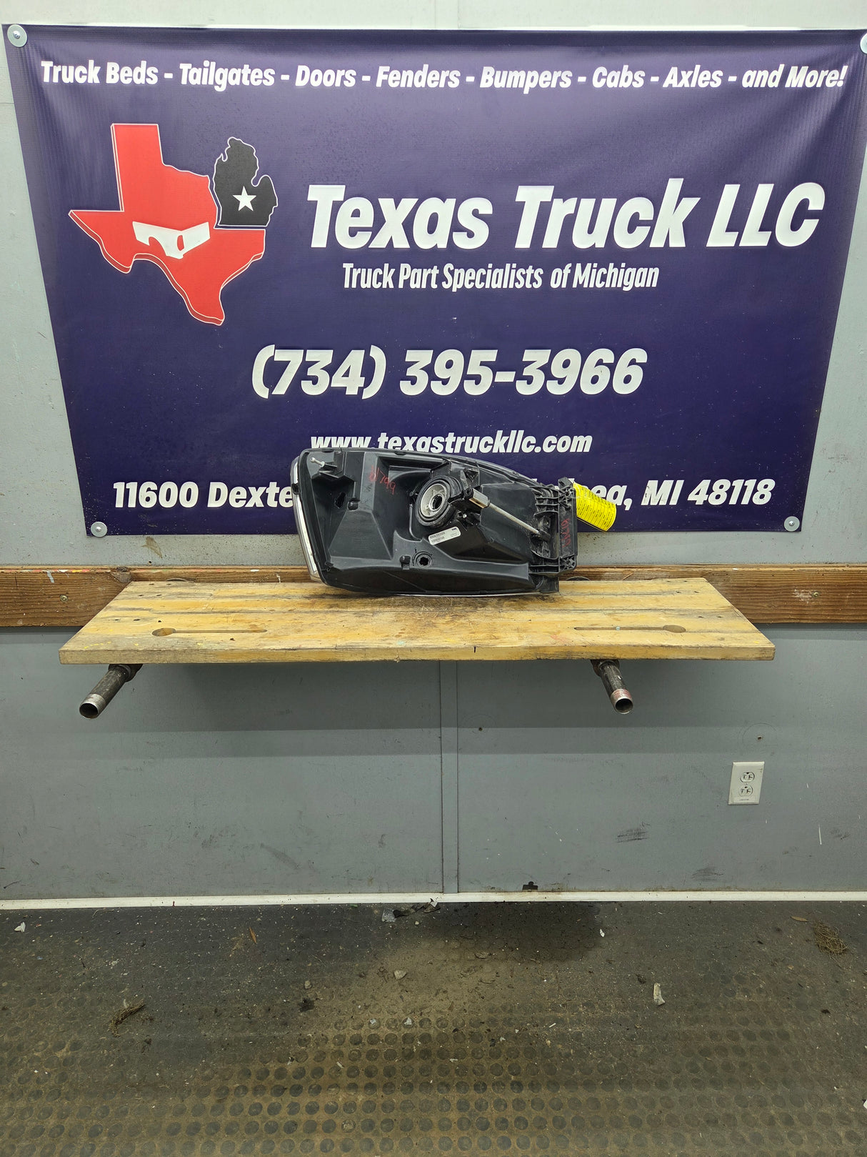 2006-2009 Dodge Ram 1500 2500 3500 LH Driver Side Headlight TYC 20-6748-00