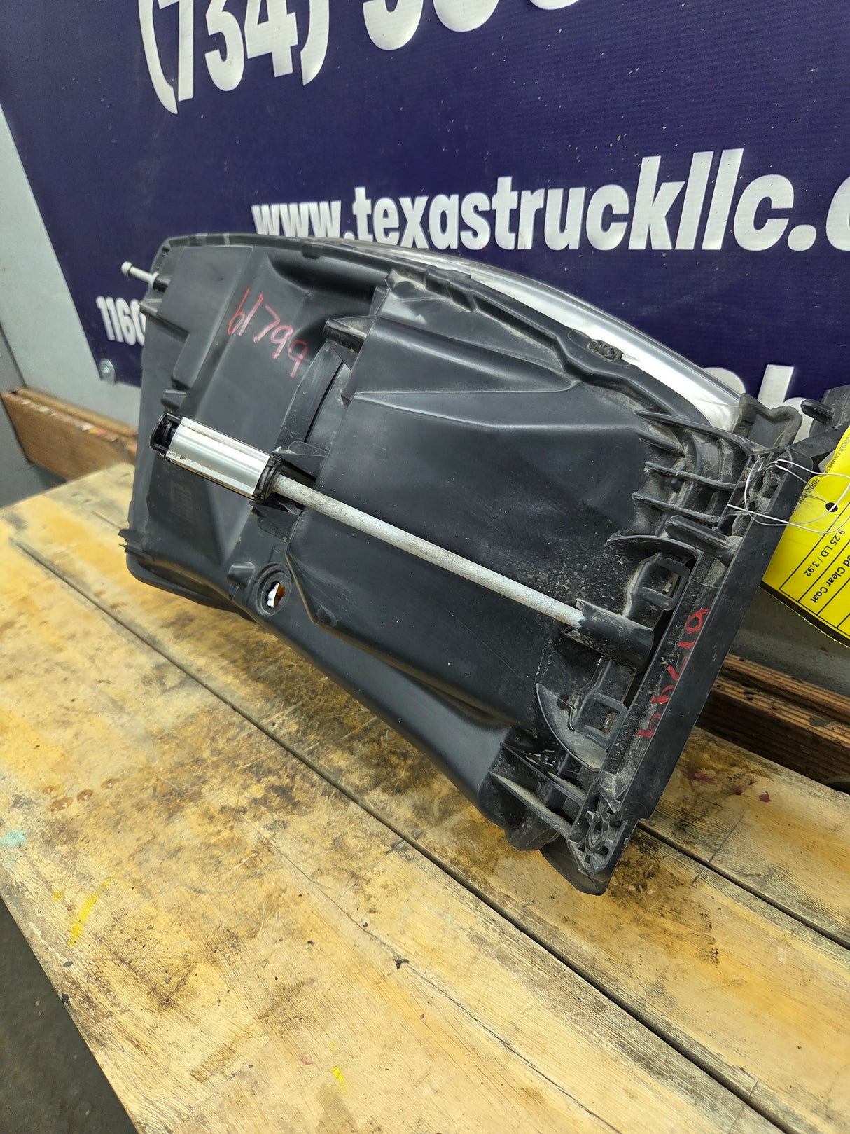 2006-2009 Dodge Ram 1500 2500 3500 LH Driver Side Headlight TYC 20-6748-00