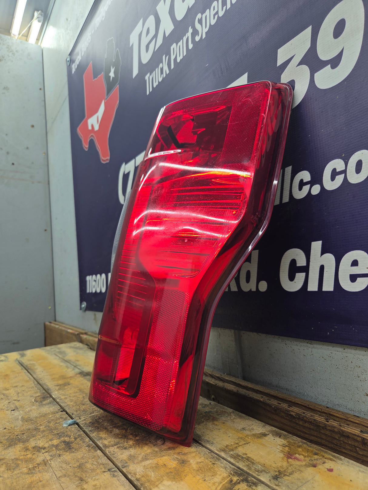 2020-2022 Ford Super Duty Passenger Side Tail Light Halogen LC3B-13B504-AD
