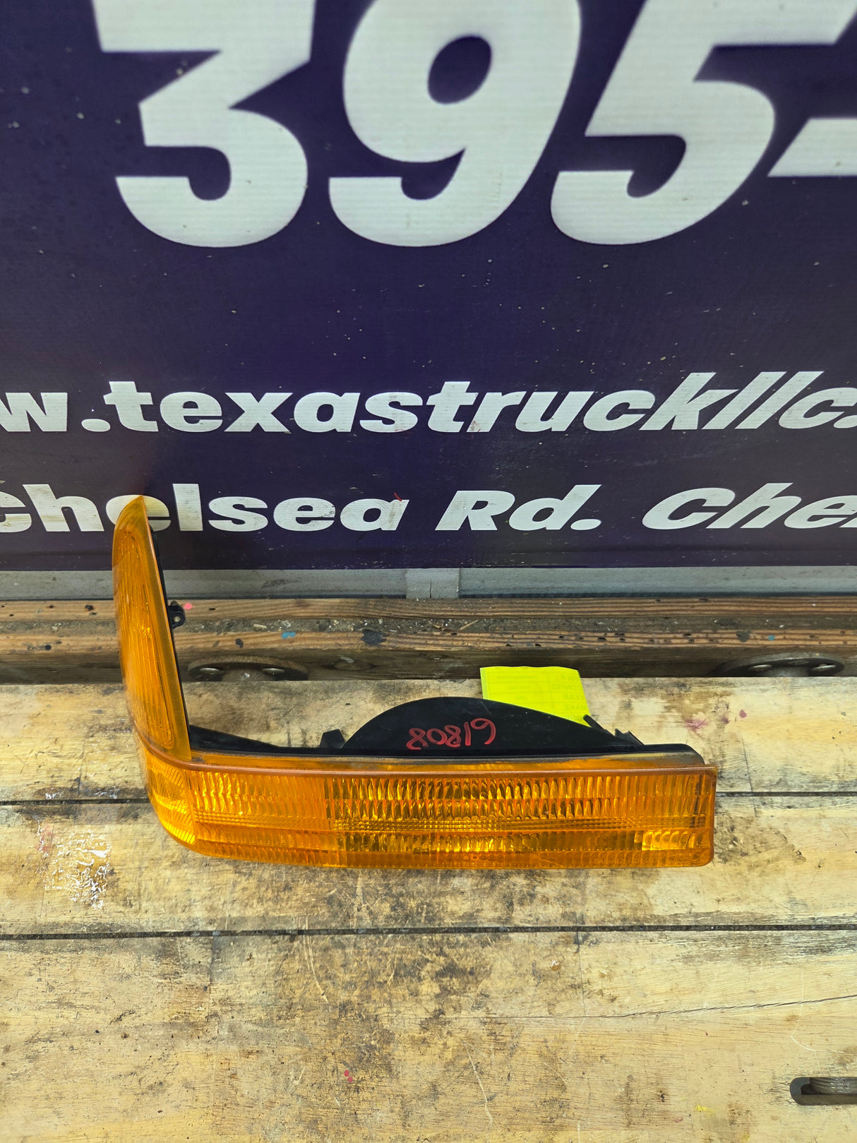 1999-2004 Ford Super Duty F250 F350 RH Passenger Side OEM Turn Signal Parking Light Assembly