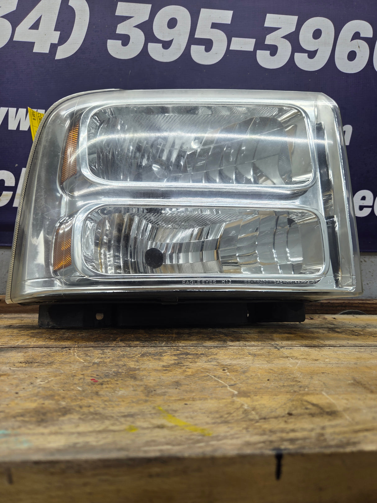 2005-2007 Ford Super Duty F250 F350 F450 F550 RH Passenger Side Composite Head Light