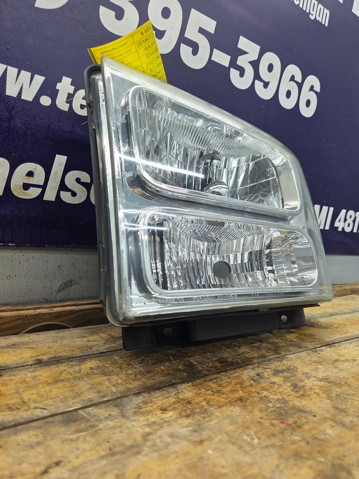 2005-2007 Ford Super Duty F250 F350 F450 F550 LH Left Driver Side Composite Head Light 5C34-13006-A