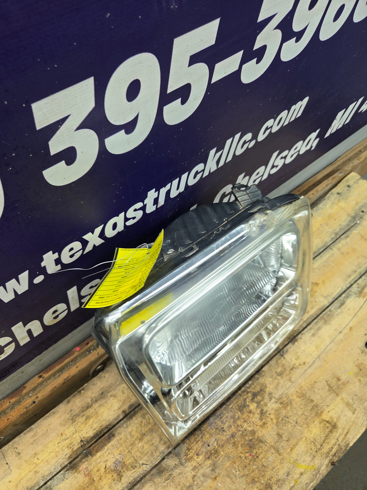 2005-2007 Ford Super Duty F250 F350 F450 F550 LH Left Driver Side Composite Head Light 5C34-13006-A