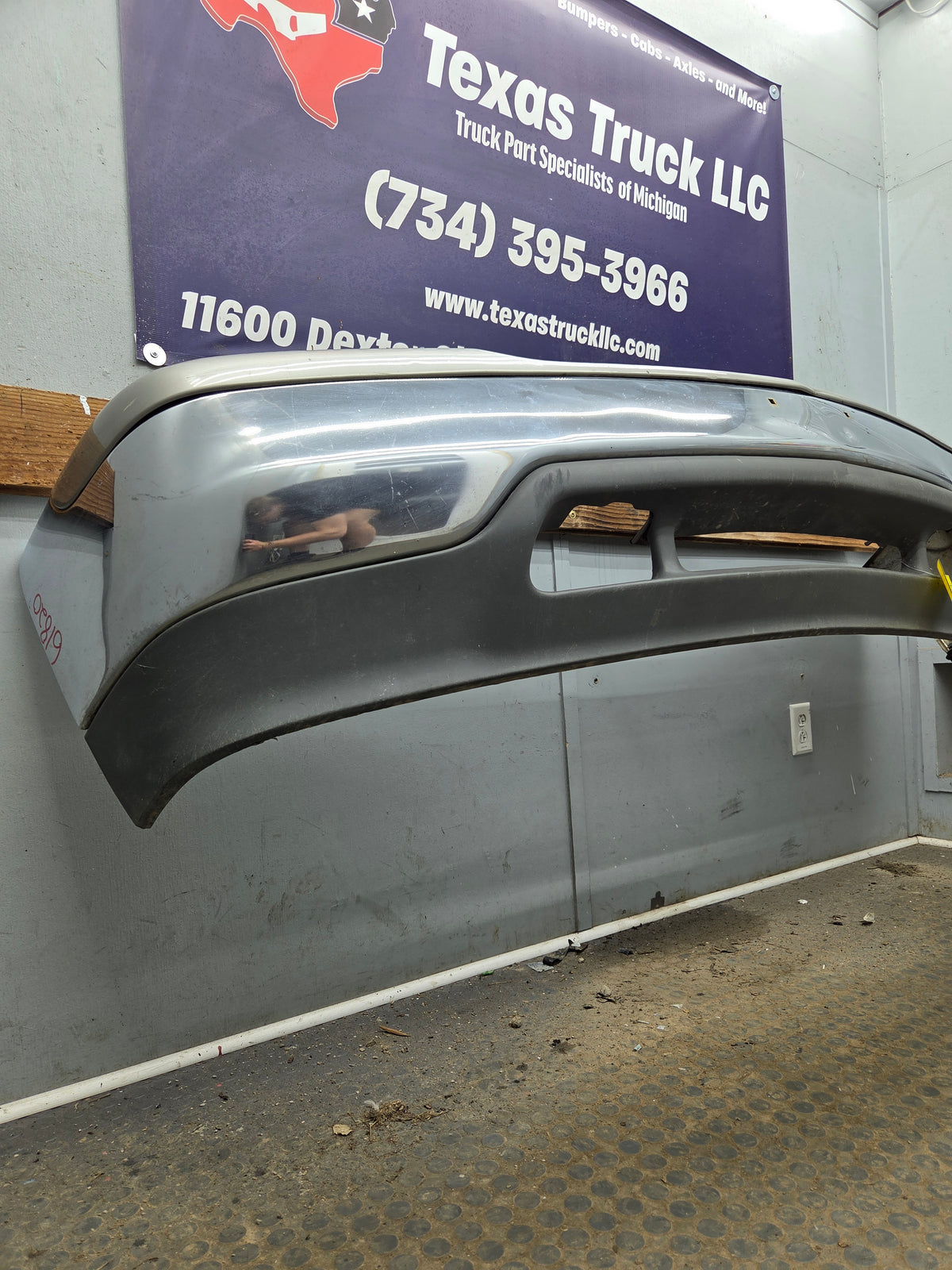 1999-2006 GMC Sierra Yukon 1500 Front Bumper - Chrome