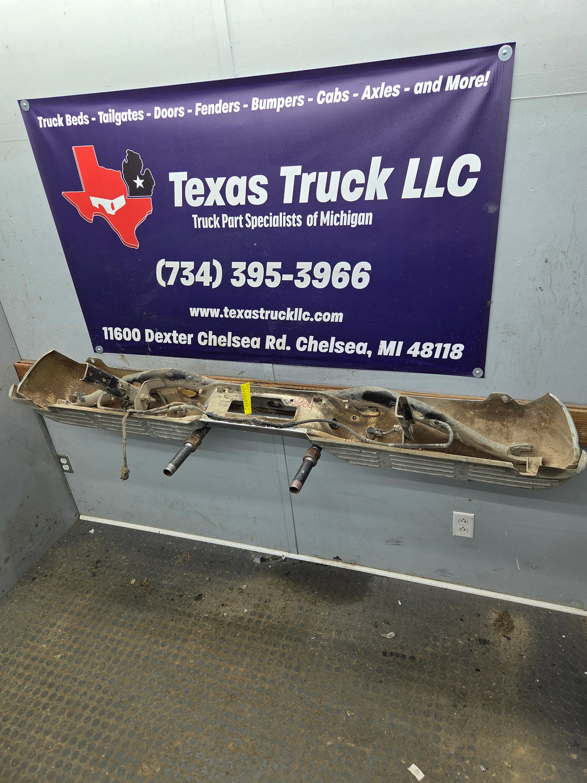1999-2007 Ford Super Duty F250 F350 F450 F550 Rear Bumper