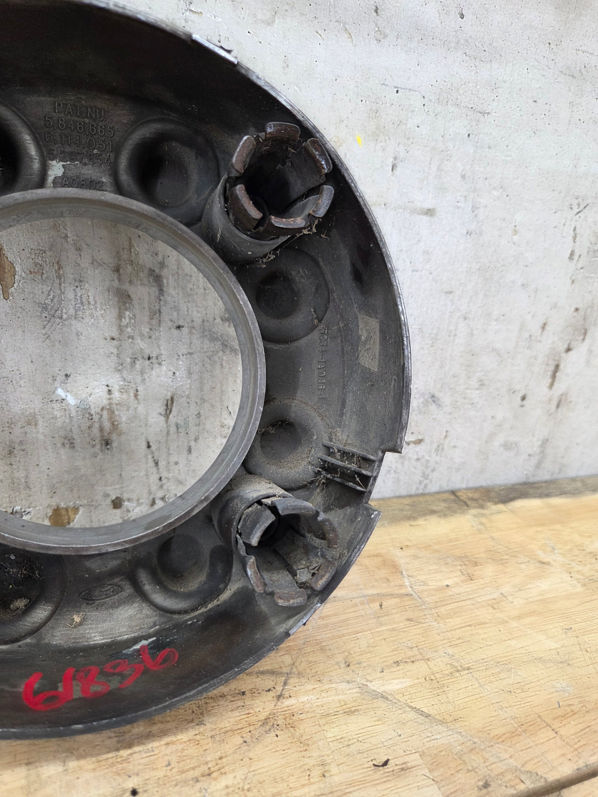 2005-2016 Ford Super Duty Front Hub Cap Center Cap 8 LUG SRW F250 F350 5C34-1A096-LD
