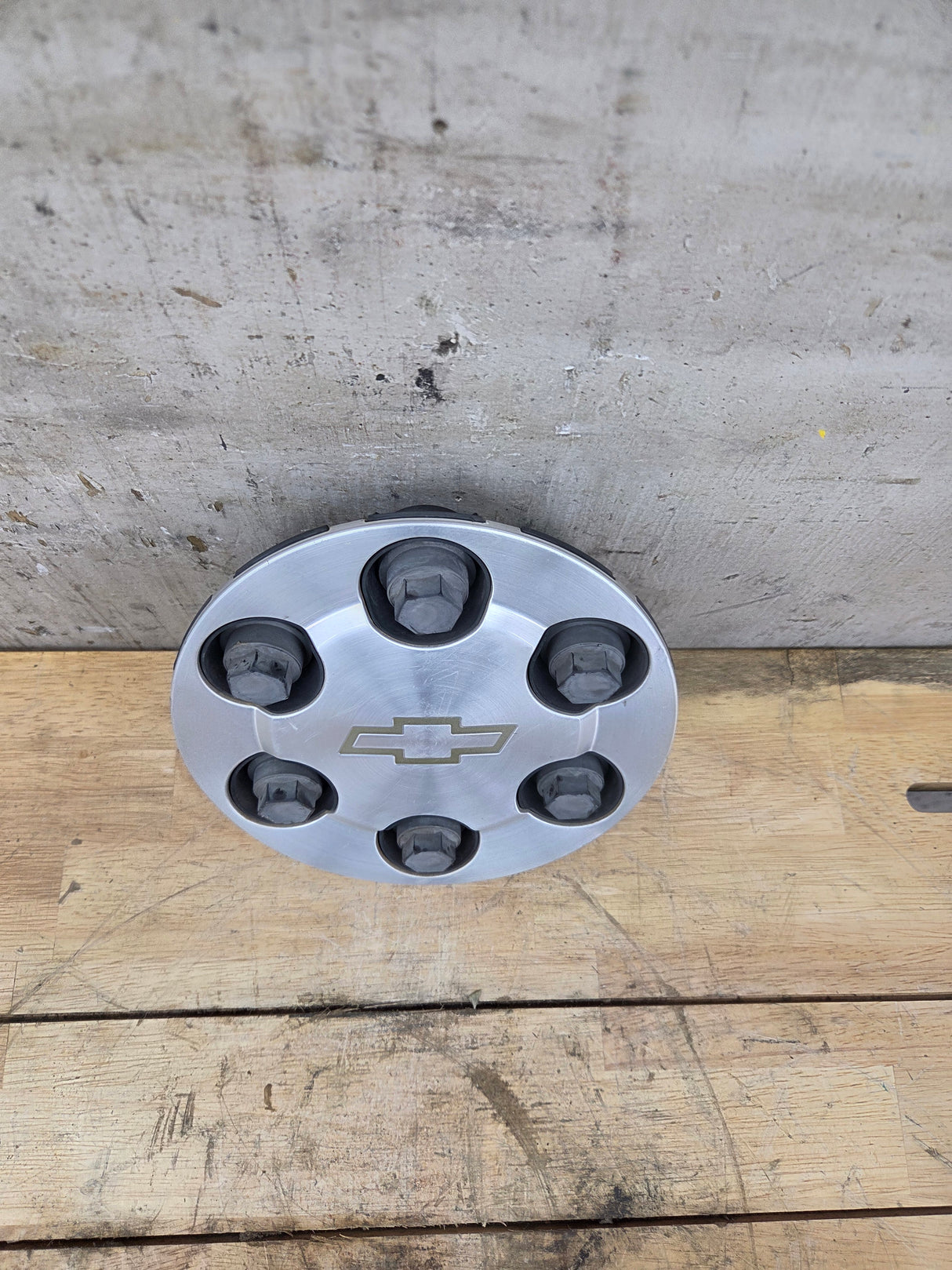 2004-2007 Chevrolet Silverado 1500 Tahoe Suburban 17" Wheel Center Hub Cap 9594520