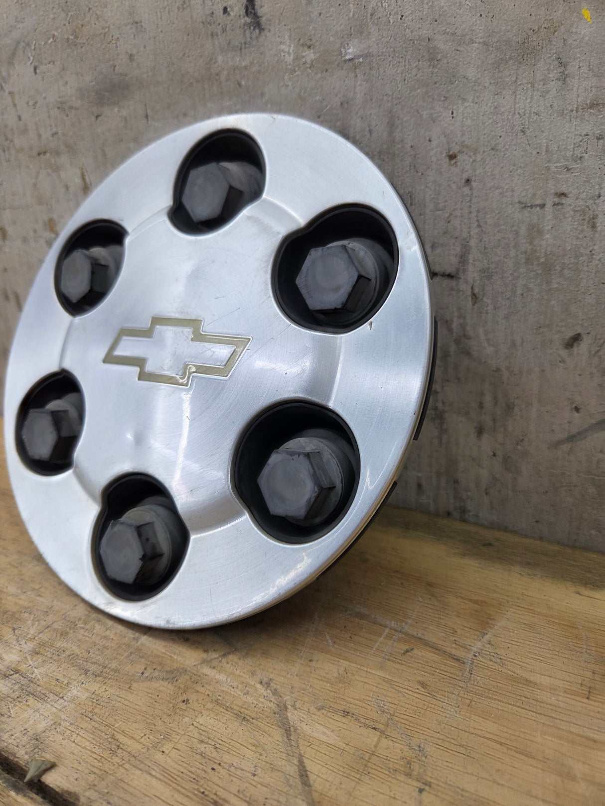 2004-2007 Chevrolet Silverado 1500 Tahoe Suburban 17" Wheel Center Hub Cap 9594520