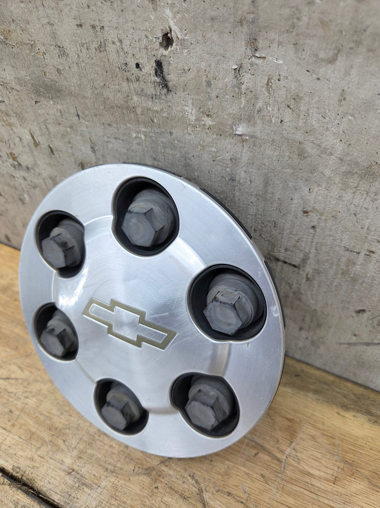 2004-2007 Chevrolet Silverado 1500 Tahoe Suburban 17" Wheel Center Hub Cap 9594520