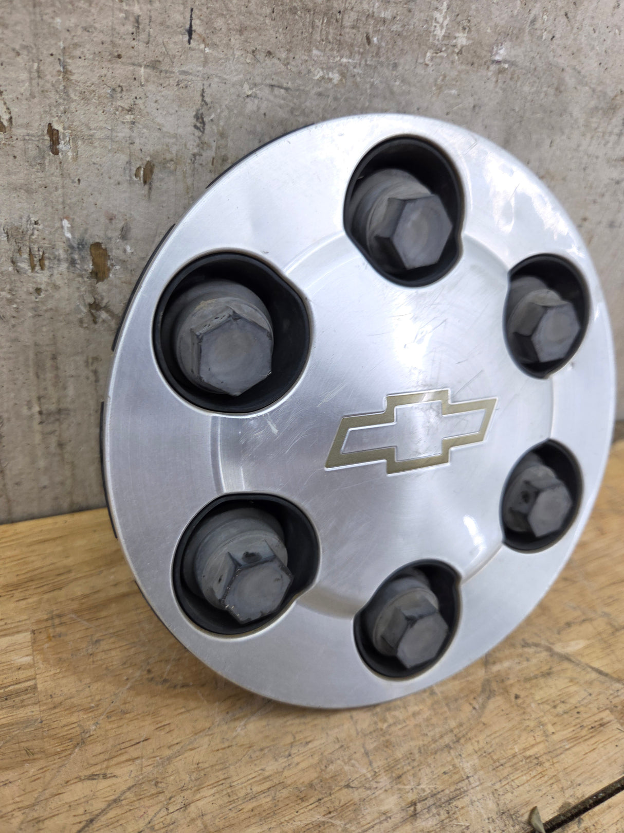 2004-2007 Chevrolet Silverado 1500 Tahoe Suburban 17" Wheel Center Hub Cap 9594520
