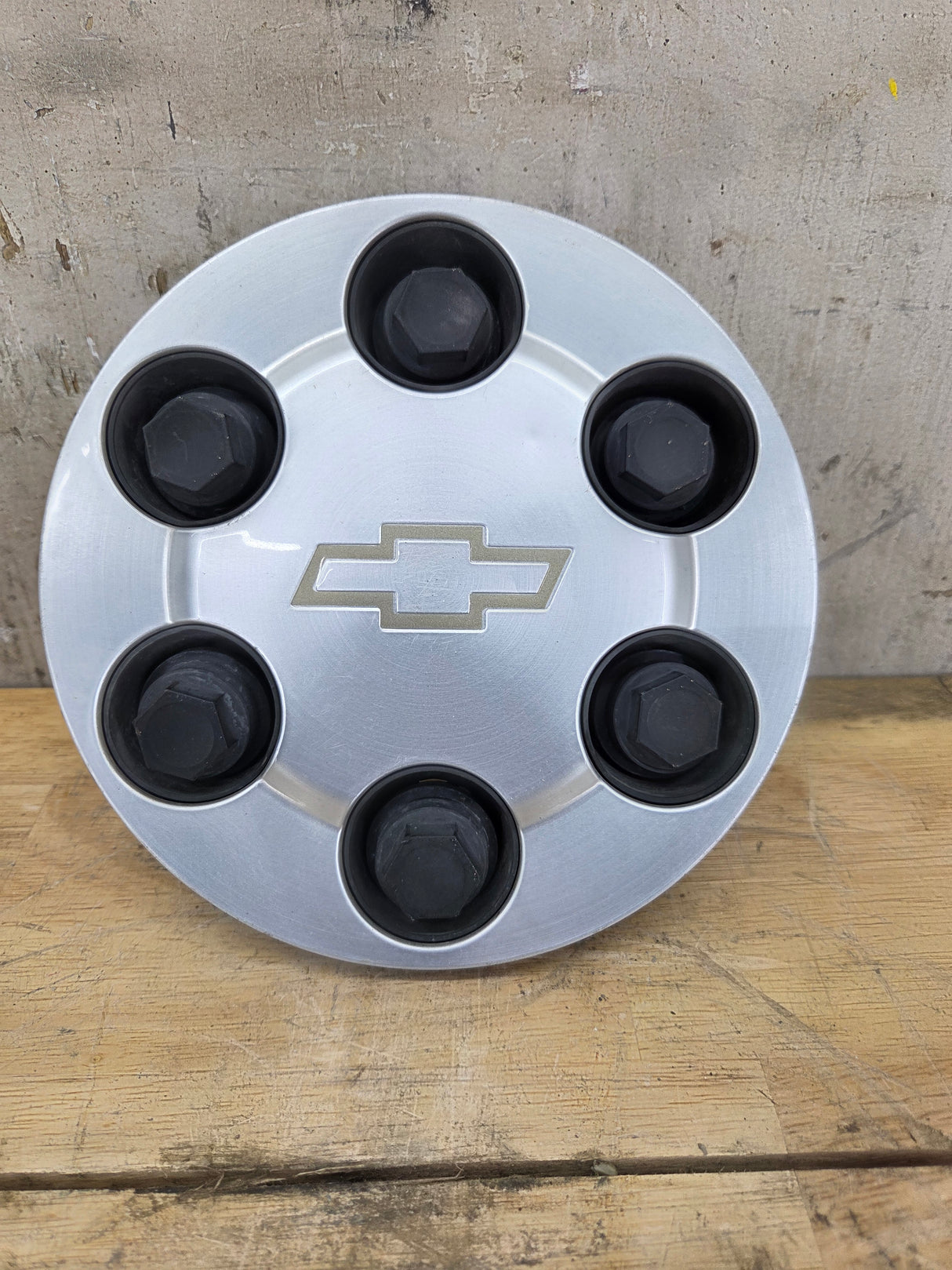 2004-2007 Chevrolet Silverado 1500 Tahoe Suburban 17" Wheel Center Hub Cap 9594520