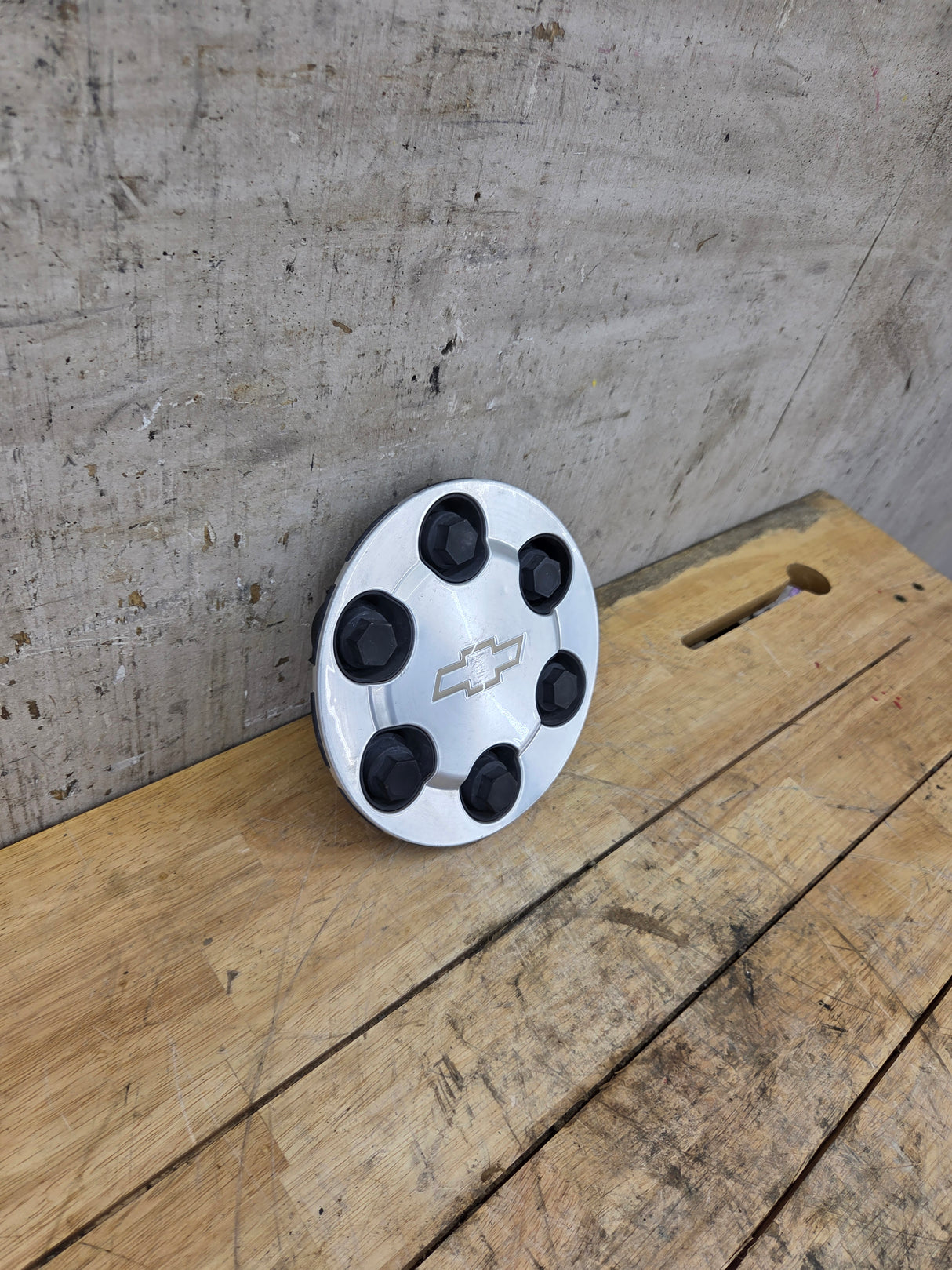 2004-2007 Chevrolet Silverado 1500 Tahoe Suburban 17" Wheel Center Hub Cap 9594520