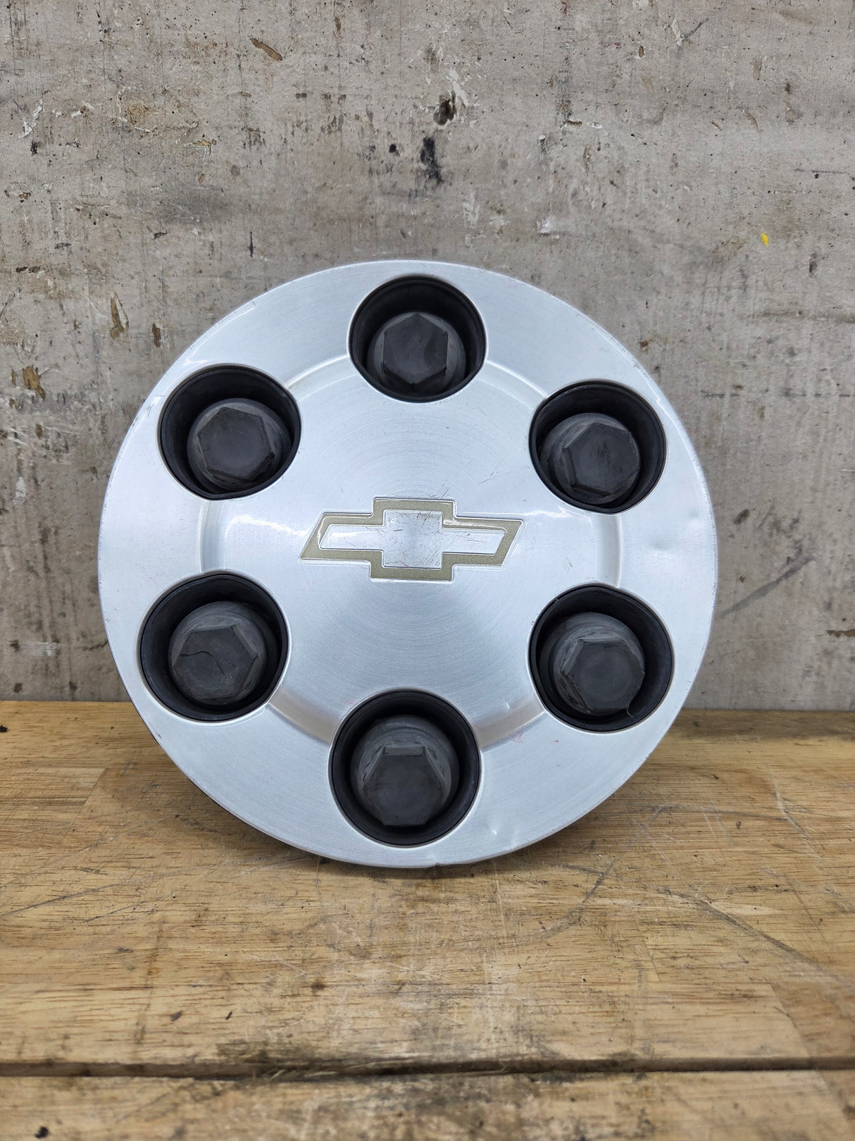 2004-2007 Chevrolet Silverado 1500 Tahoe Suburban 17" Wheel Center Hub Cap 9594520