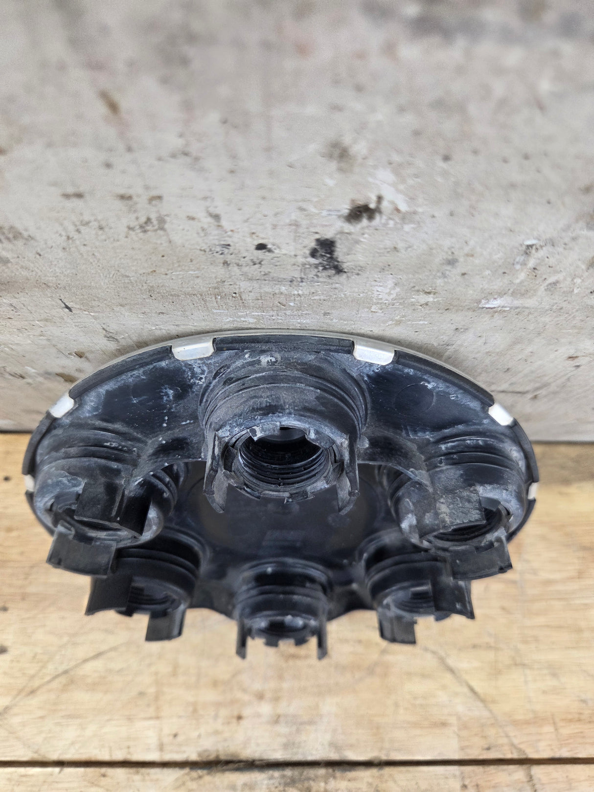2004-2007 Chevrolet Silverado 1500 Tahoe Suburban 17" Wheel Center Hub Cap 9594520
