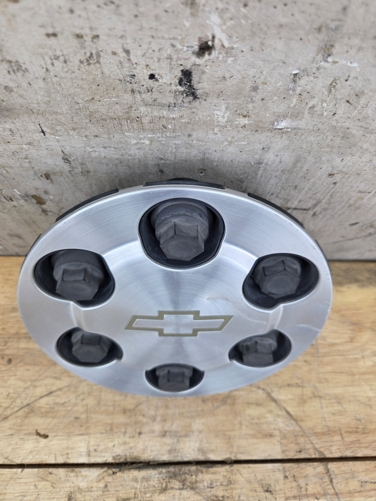 2004-2007 Chevrolet Silverado 1500 Tahoe Suburban 17" Wheel Center Hub Cap 9594520