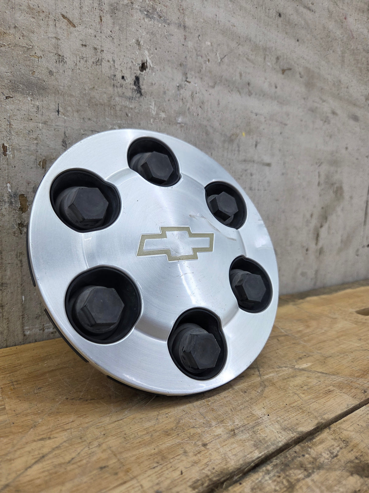 2004-2007 Chevrolet Silverado 1500 Tahoe Suburban 17" Wheel Center Hub Cap 9594520