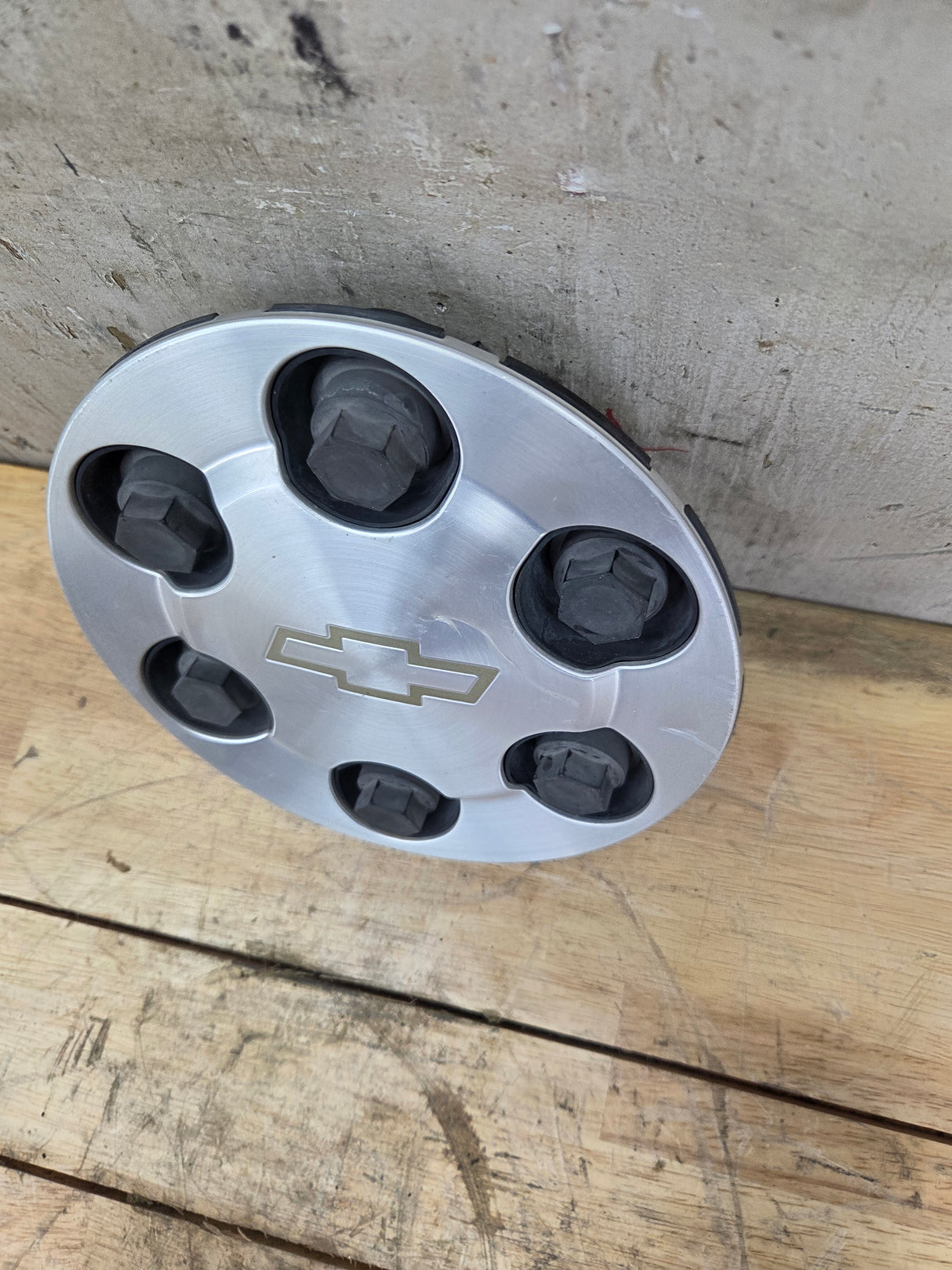 2004-2007 Chevrolet Silverado 1500 Tahoe Suburban 17" Wheel Center Hub Cap 9594520