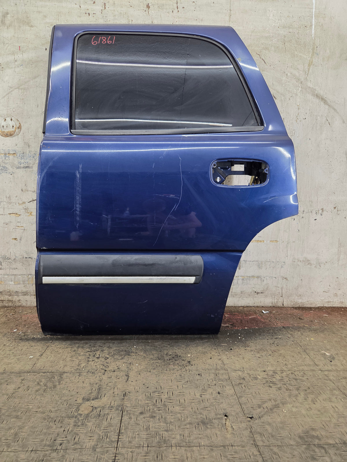 2001-2006 Chevrolet Tahoe / GMC Yukon 1500 2500HD Rear Driver Side Rear Door LH