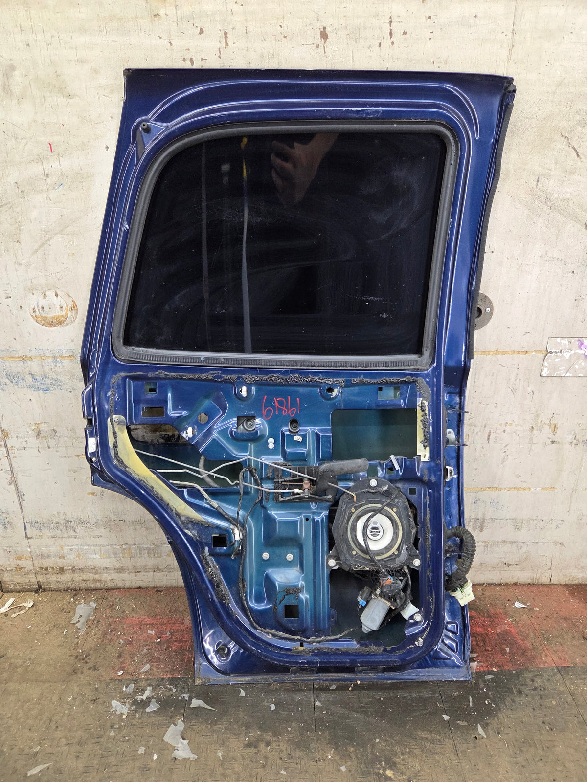 2001-2006 Chevrolet Tahoe / GMC Yukon 1500 2500HD Rear Driver Side Rear Door LH