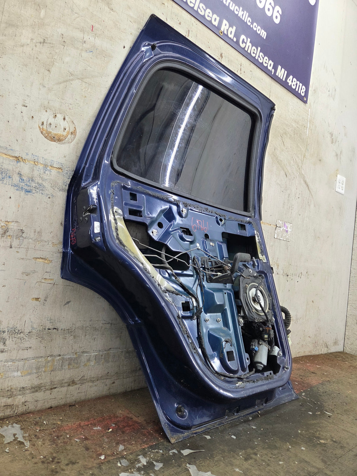 2001-2006 Chevrolet Tahoe / GMC Yukon 1500 2500HD Rear Driver Side Rear Door LH