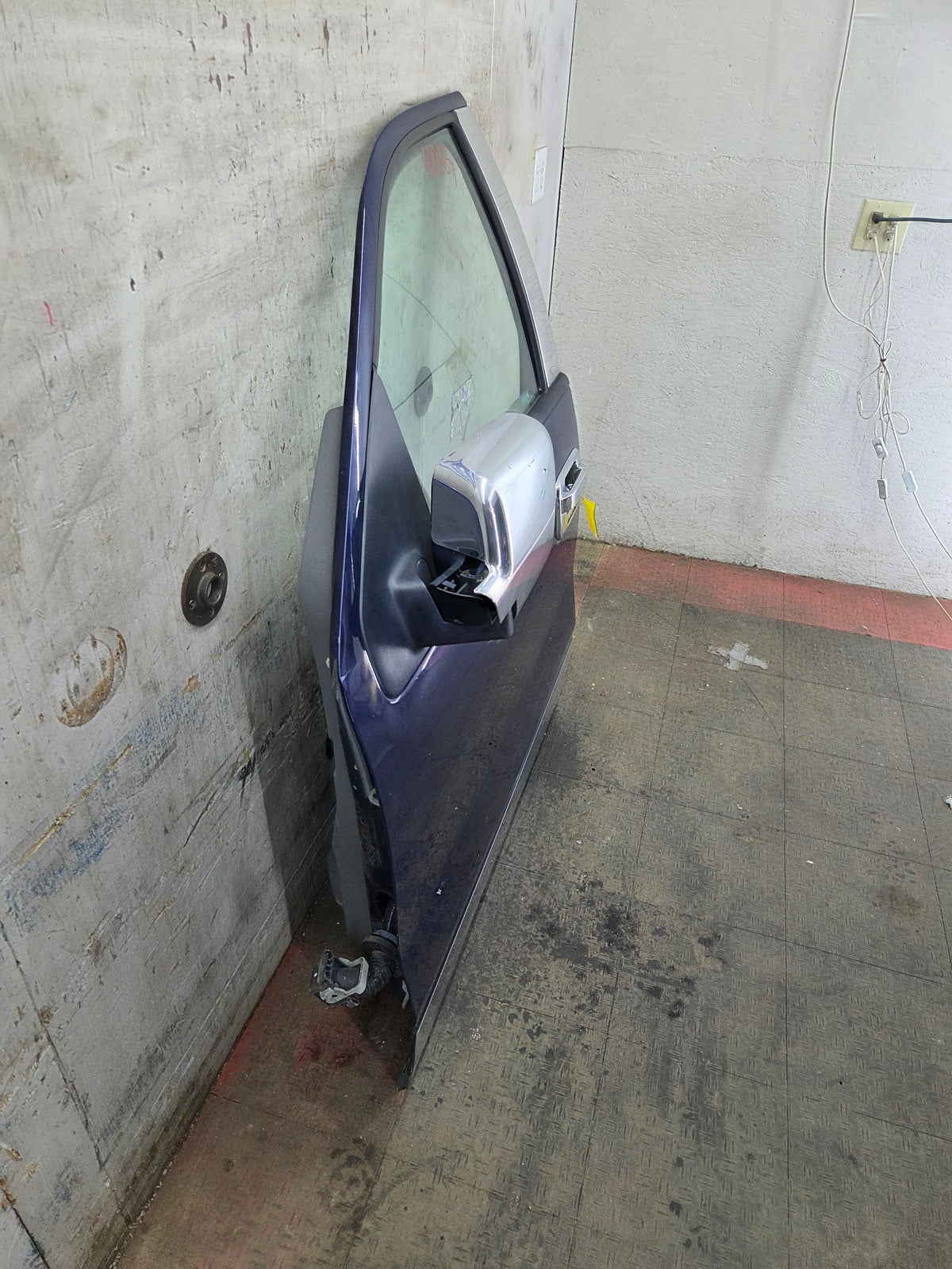 2004-2008 Ford F150 Crew Cab Driver Side Front Door LH