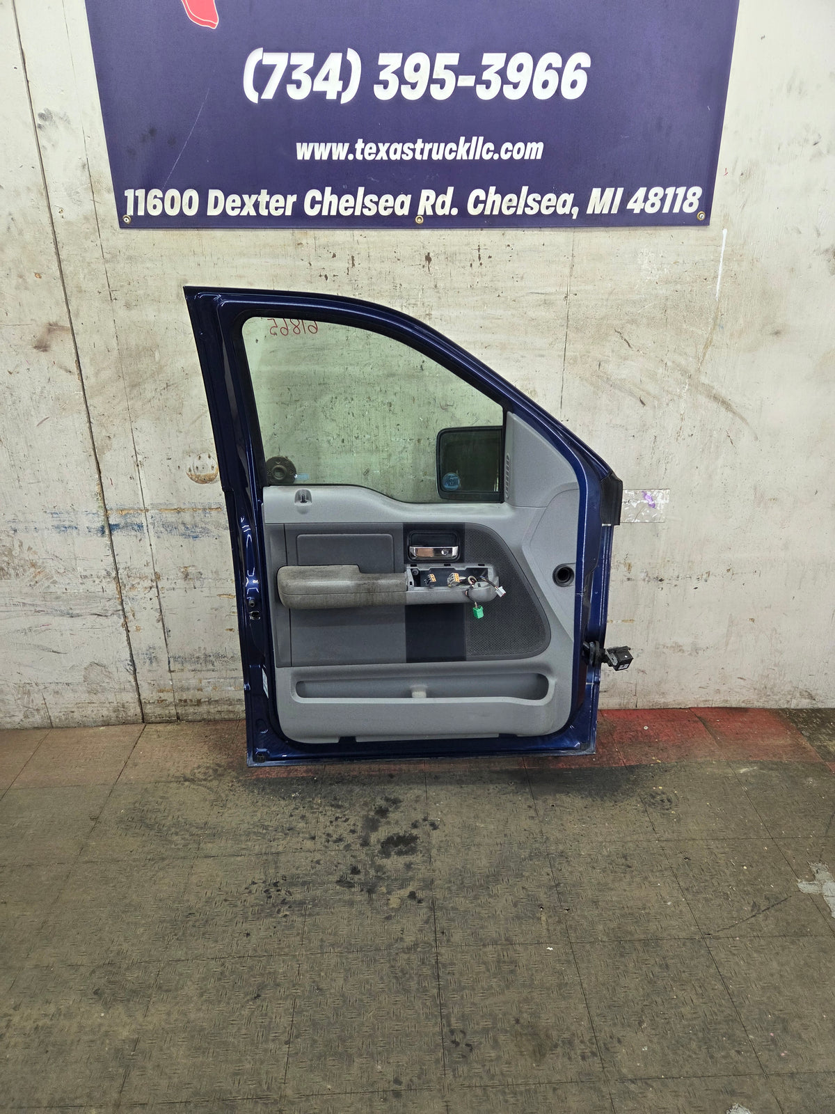 2004-2008 Ford F150 Crew Cab Driver Side Front Door LH