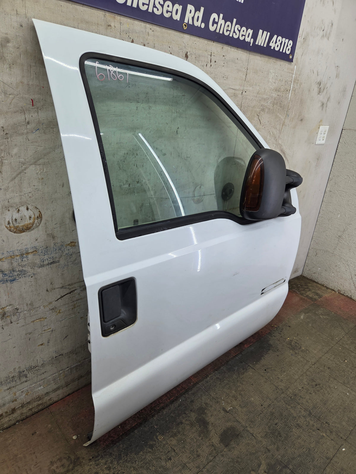 1999-2007 Ford Super Duty RH Passenger Side Front Door F250 F350 F450 F550