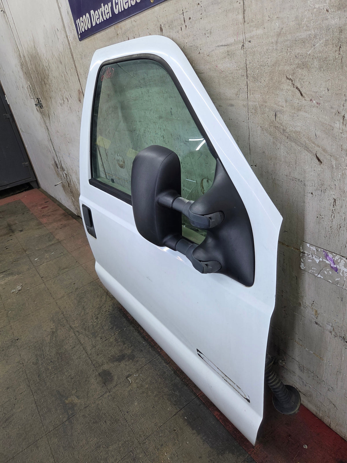 1999-2007 Ford Super Duty RH Passenger Side Front Door F250 F350 F450 F550