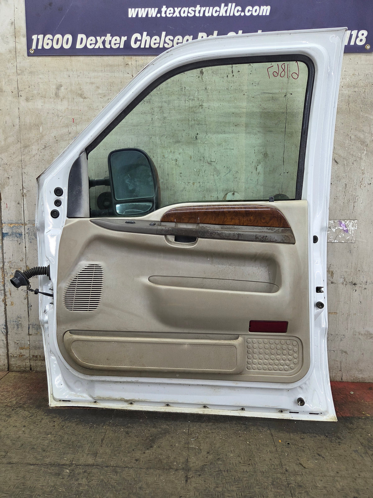 1999-2007 Ford Super Duty RH Passenger Side Front Door F250 F350 F450 F550