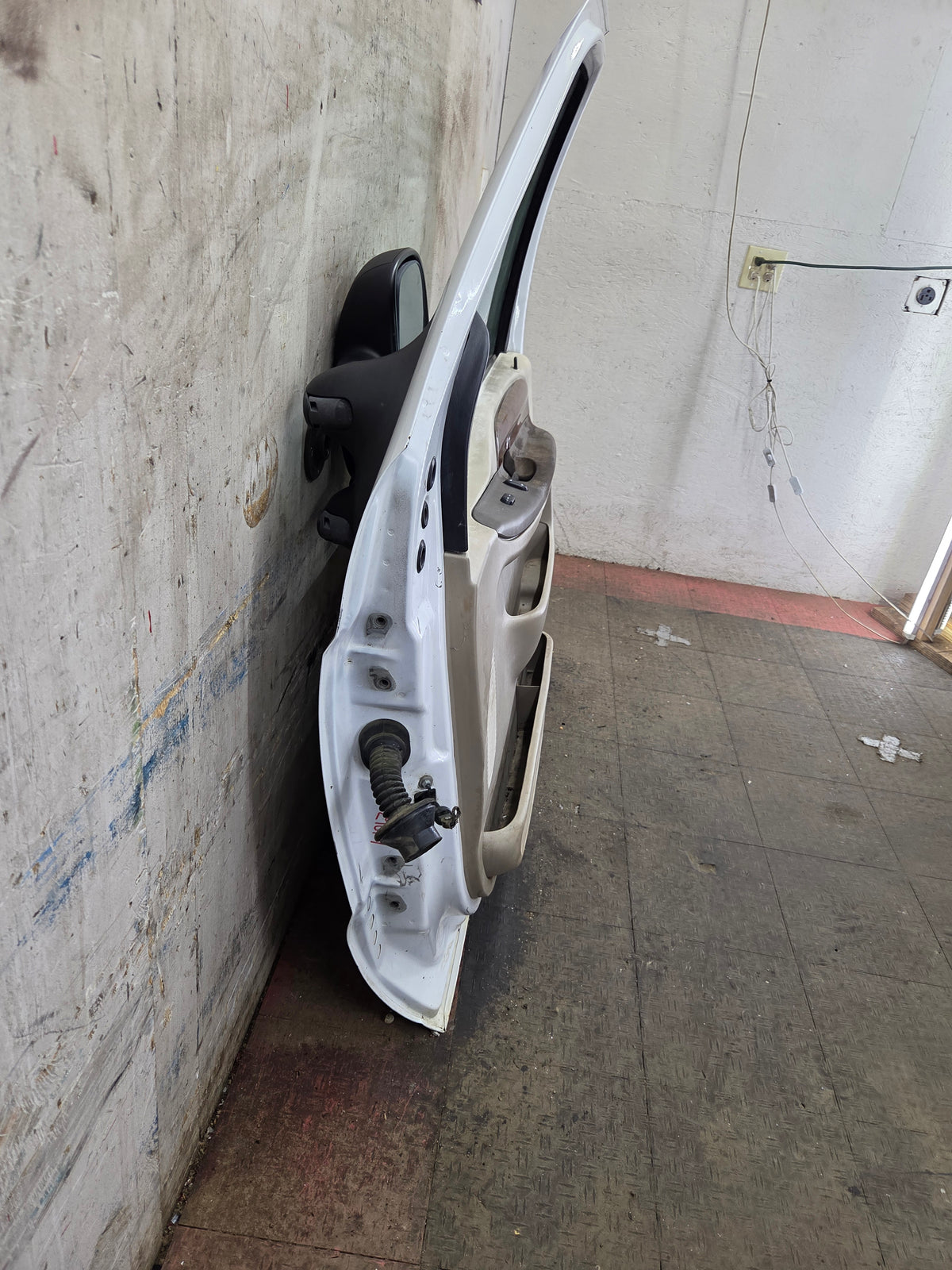 1999-2007 Ford Super Duty RH Passenger Side Front Door F250 F350 F450 F550