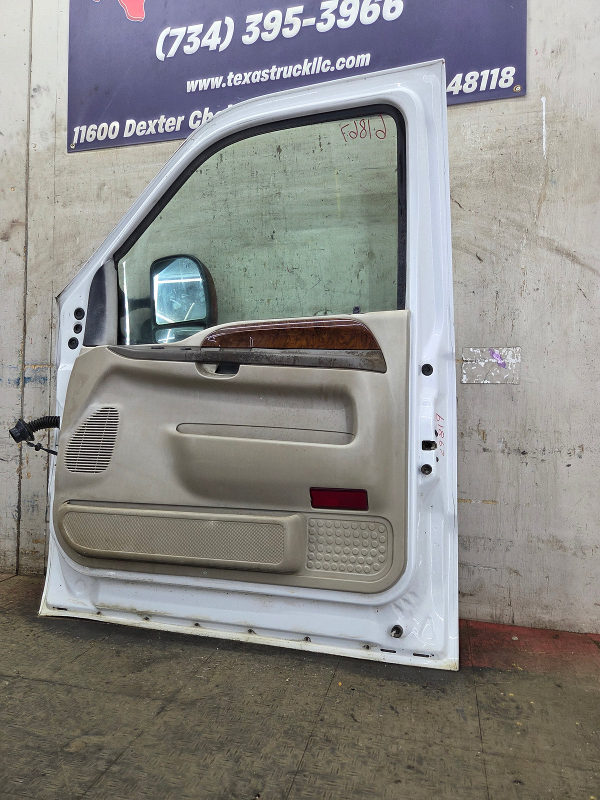 1999-2007 Ford Super Duty RH Passenger Side Front Door F250 F350 F450 F550