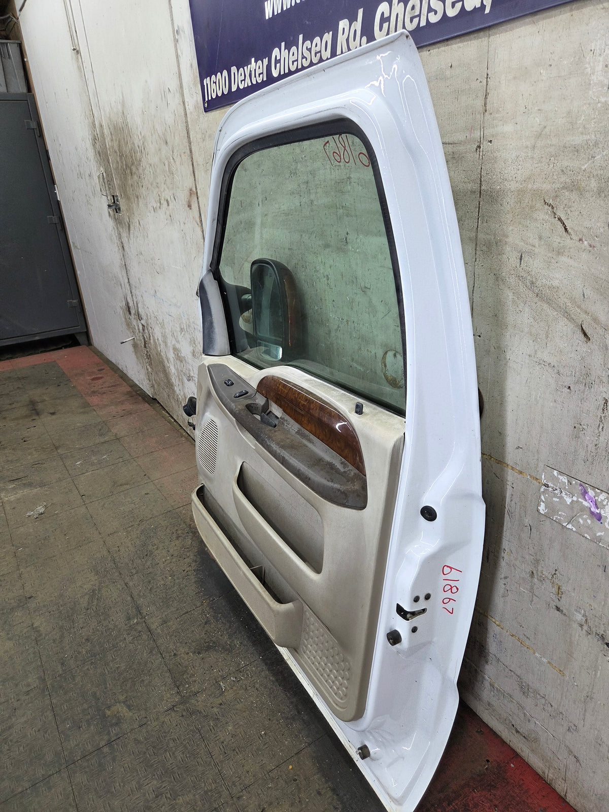 1999-2007 Ford Super Duty RH Passenger Side Front Door F250 F350 F450 F550