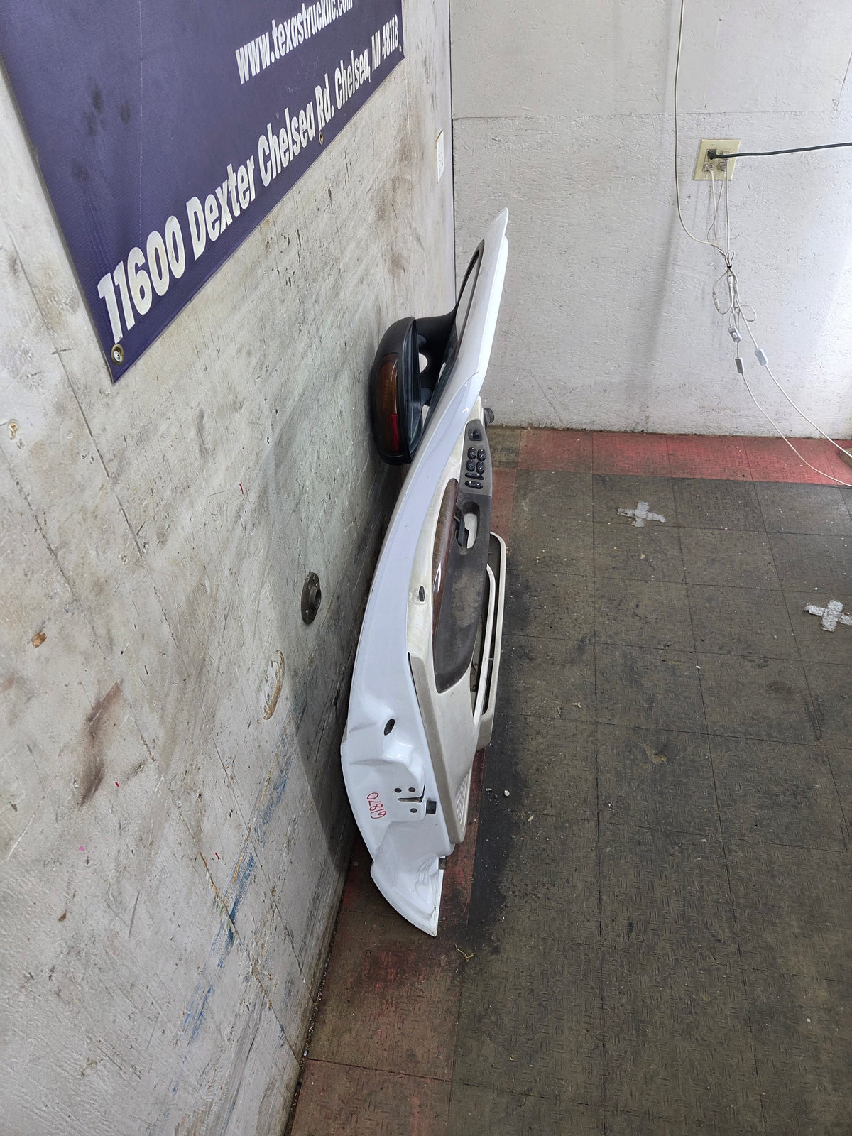 1999-2007 Ford Super Duty LH Driver Side Front Door F250 F350 F450 F550