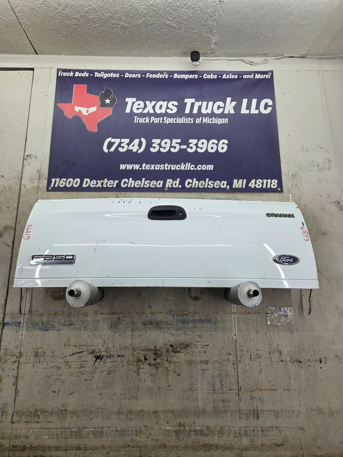 1997-2003 F150 / 1999-2007 Ford F250 F350 F450 F550 Super Duty Tailgate
