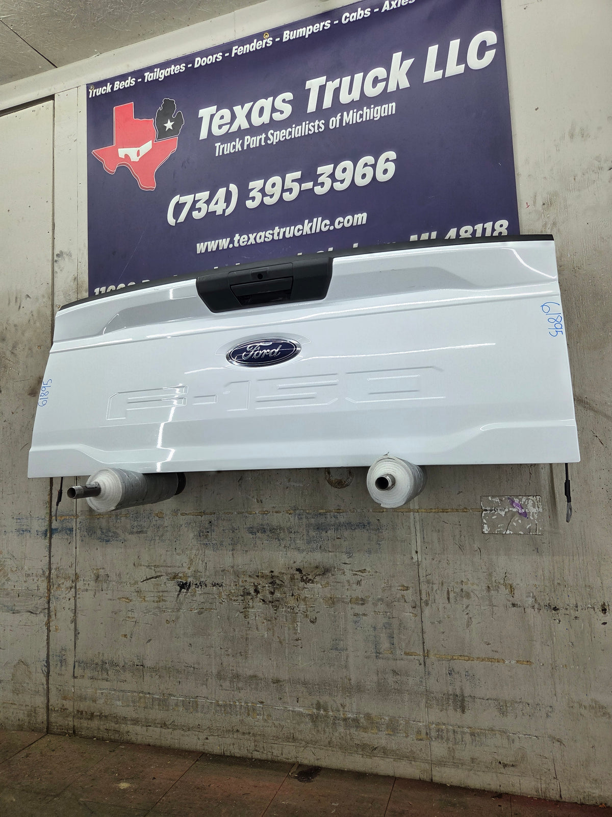 2021-2025 Ford F150 Tailgate - Oxford White