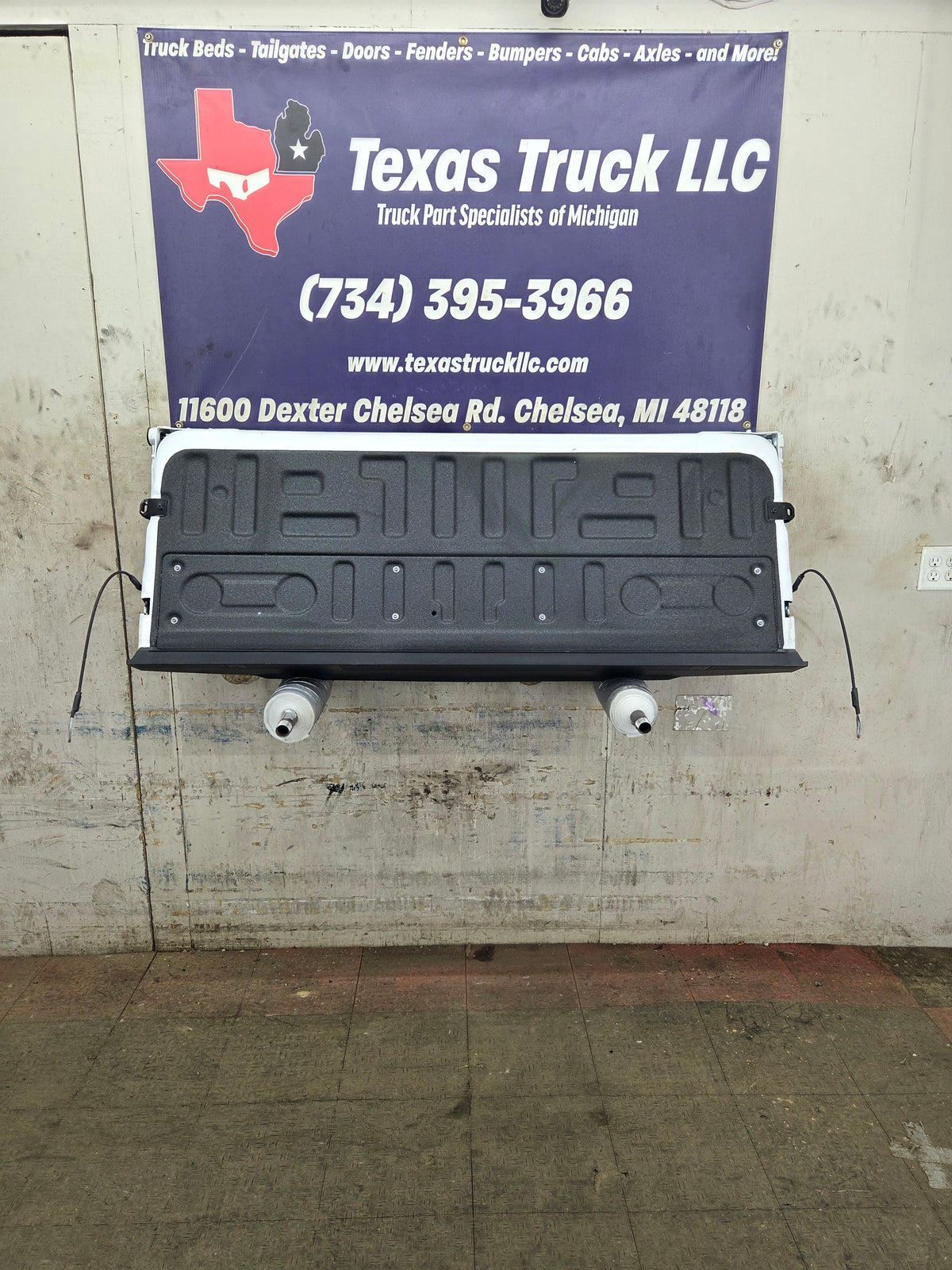 2021-2025 Ford F150 Tailgate - Oxford White