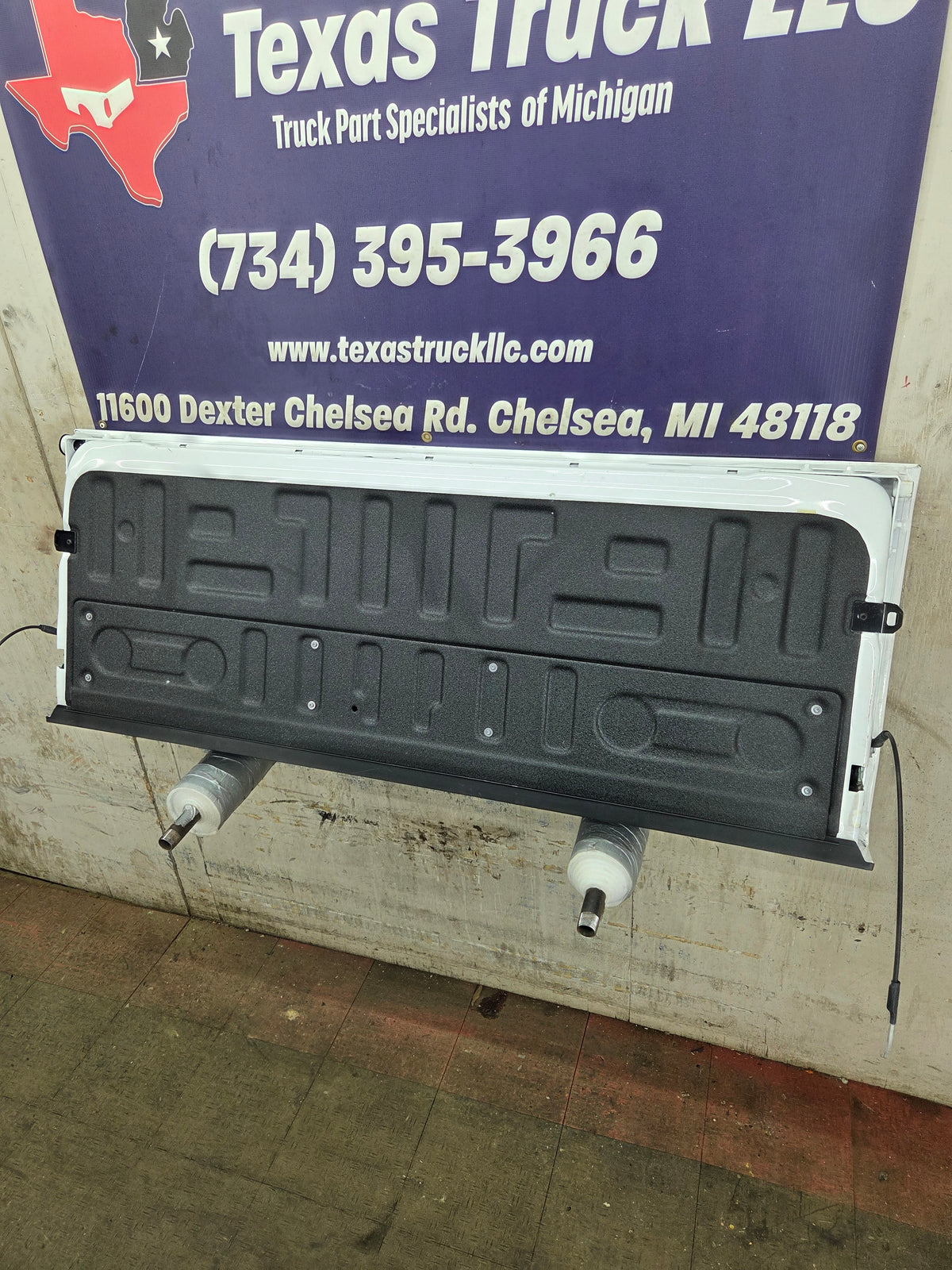 2021-2025 Ford F150 Tailgate - Oxford White