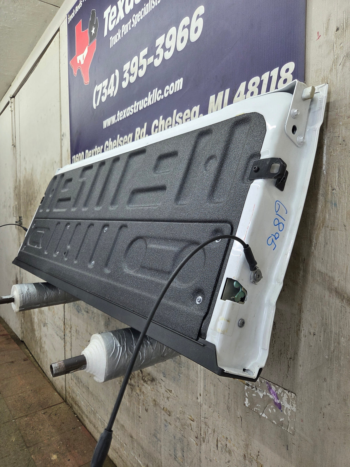 2021-2025 Ford F150 Tailgate - Oxford White