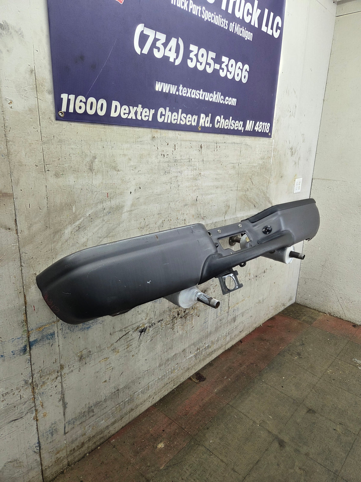 1999-2007 Ford Super Duty F250 F350 F450 F550 Rear Bumper