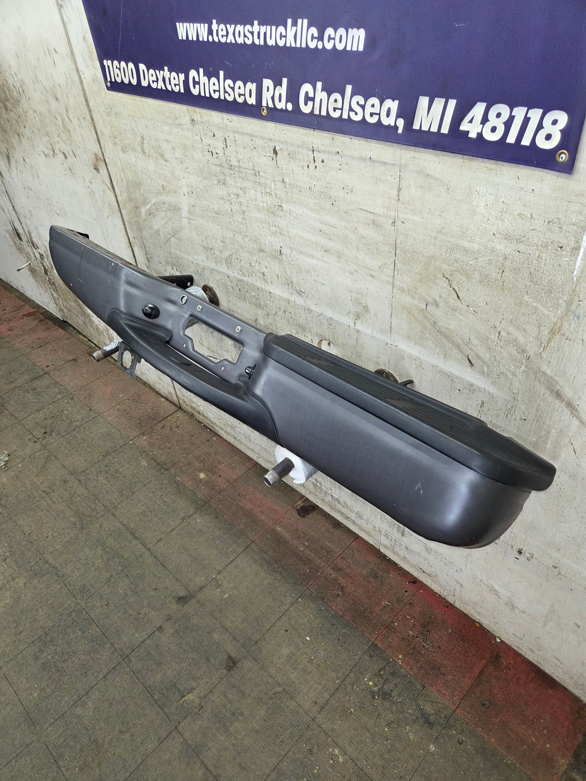 1999-2007 Ford Super Duty F250 F350 F450 F550 Rear Bumper