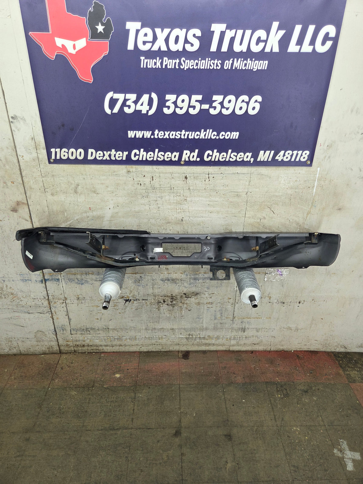1999-2007 Ford Super Duty F250 F350 F450 F550 Rear Bumper
