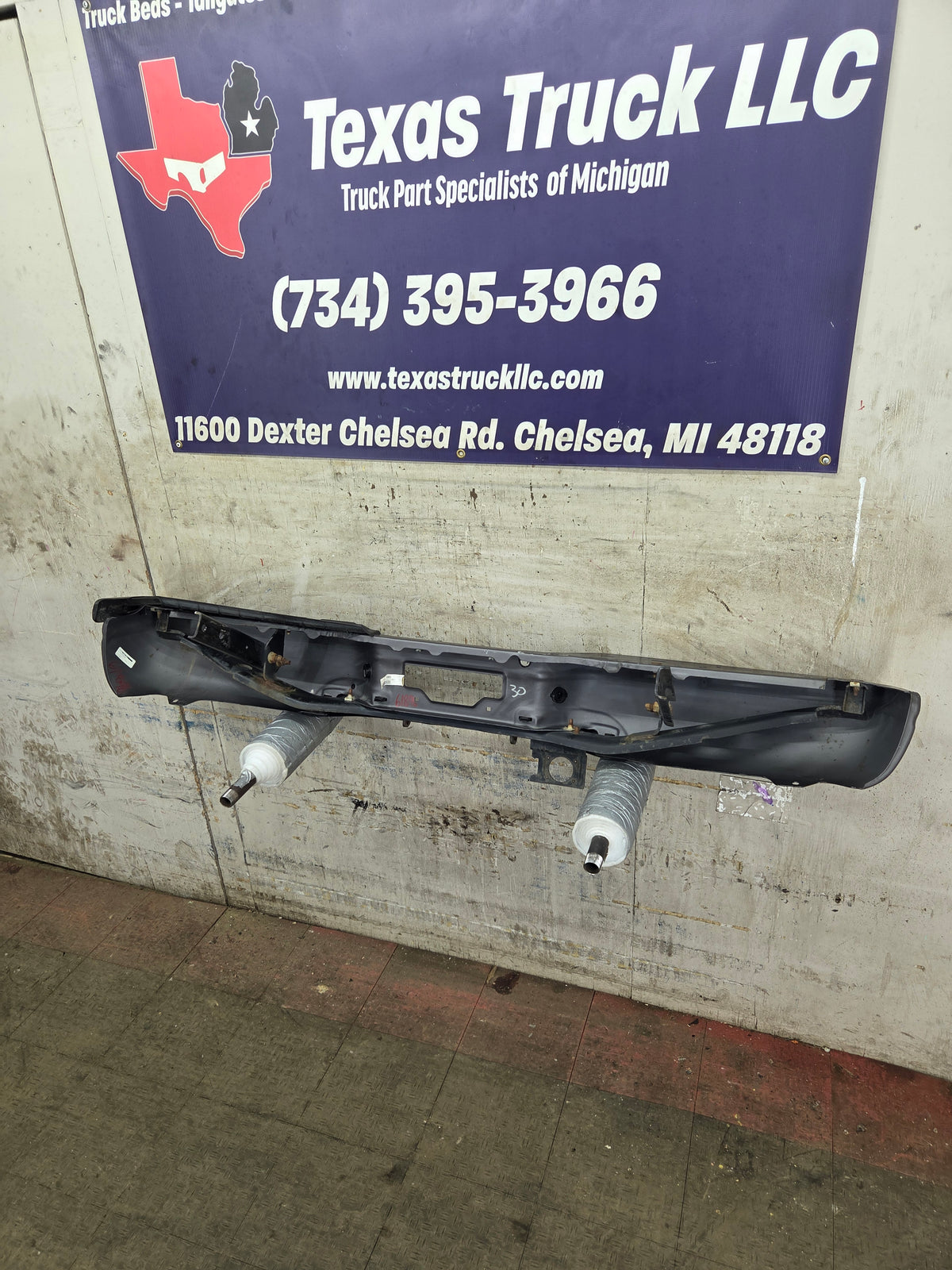1999-2007 Ford Super Duty F250 F350 F450 F550 Rear Bumper