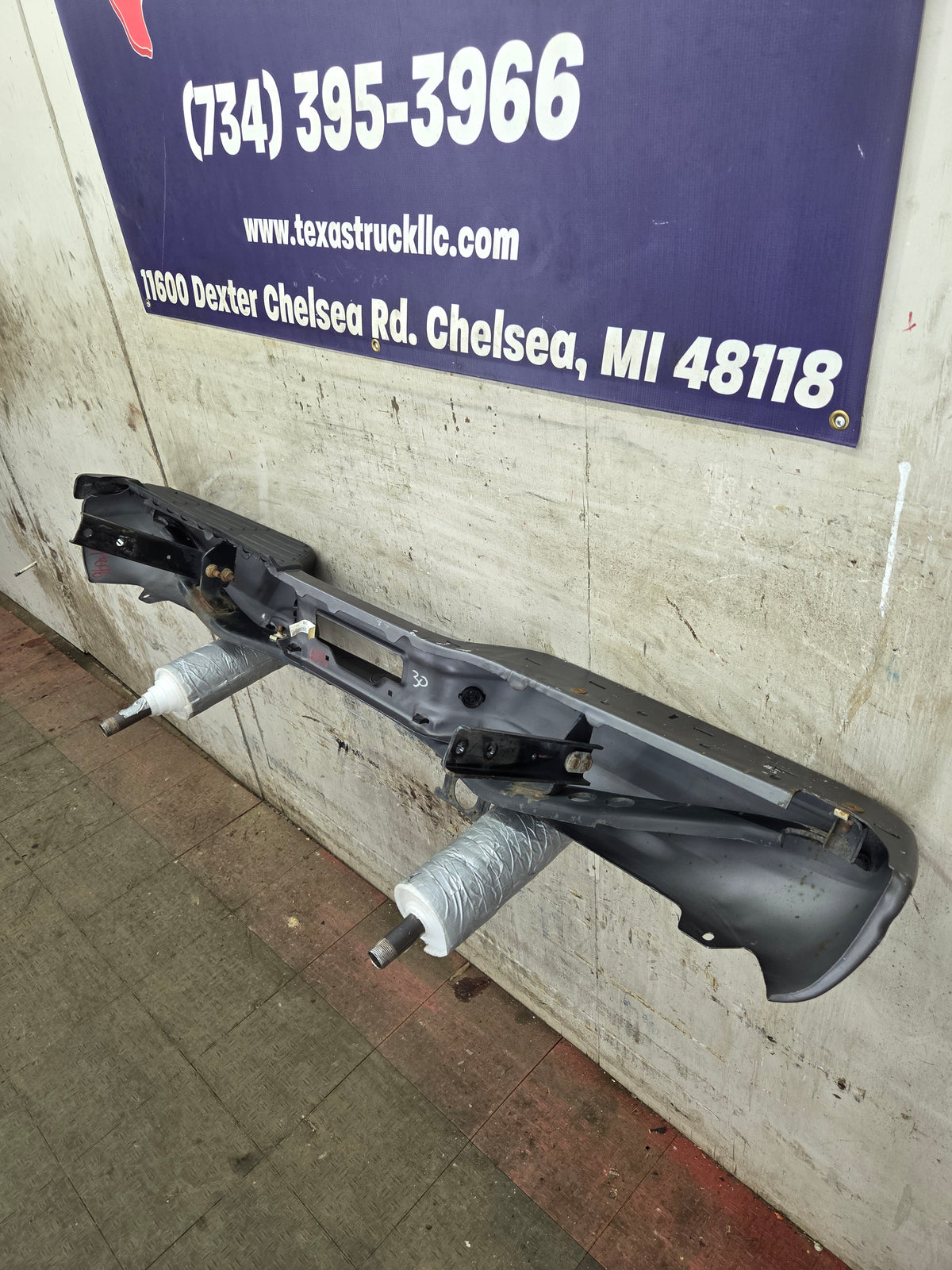 1999-2007 Ford Super Duty F250 F350 F450 F550 Rear Bumper