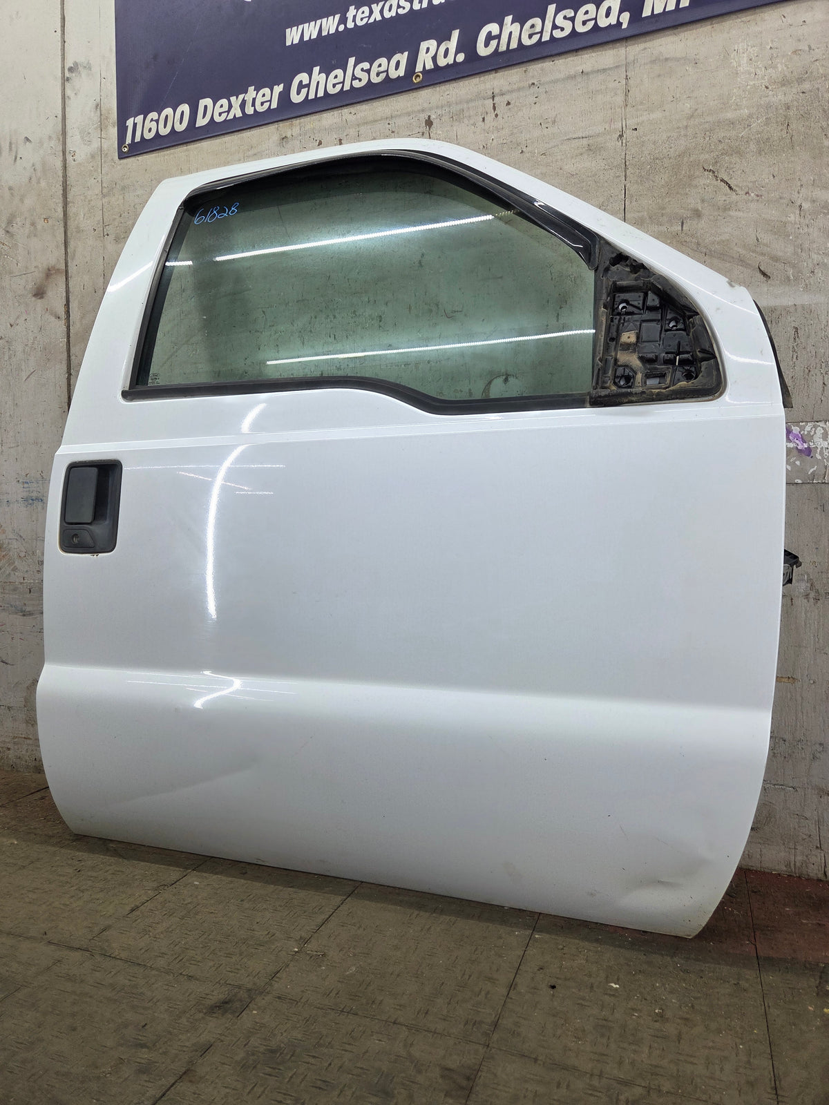 2012-2016 Ford Super Duty RH Passenger Side Front Door F250 F350 F450 F550
